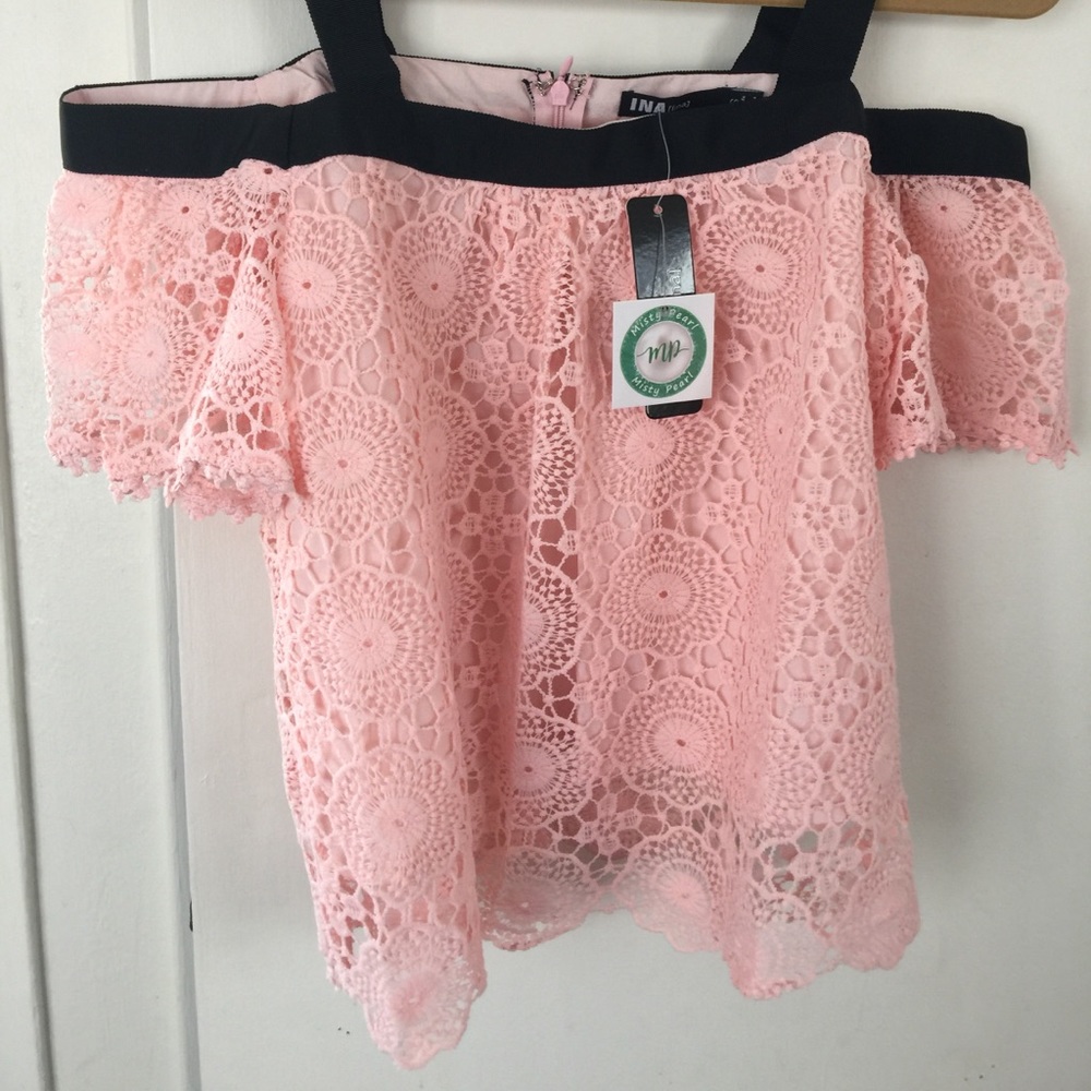 💕 Pink Cold Shoulder Lace Top 💕 NWT! - Picture 3 of 5
